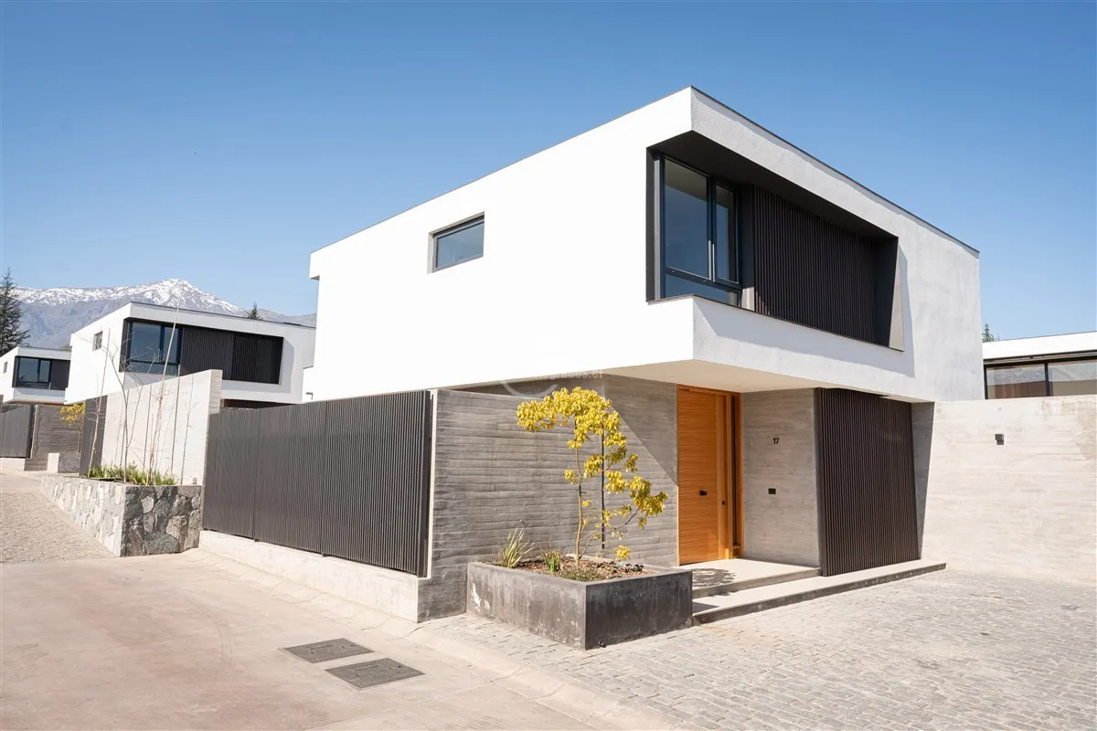 Imagen 1 de 14 de Casa En Venta De 4 Dorm. En Las Condes