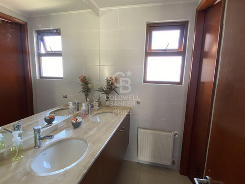 Fundo El Venado, Con Amplio Jardin Y En Condominio
