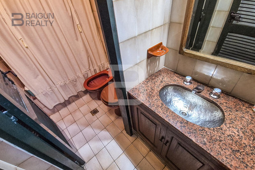 Casa De 6 Ambientes Con Cochera, Patio Y Terraza En Venta En Colegiales