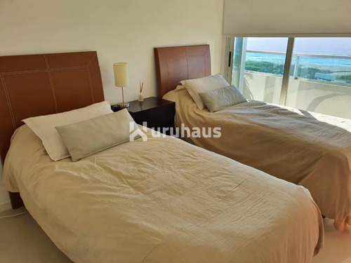 Penthouse En Playa Brava - 5 Dormitorios