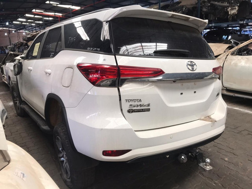 Imagem 2 de 7 de Sucata Toyota Hilux 2018/2019 159cvs Flex