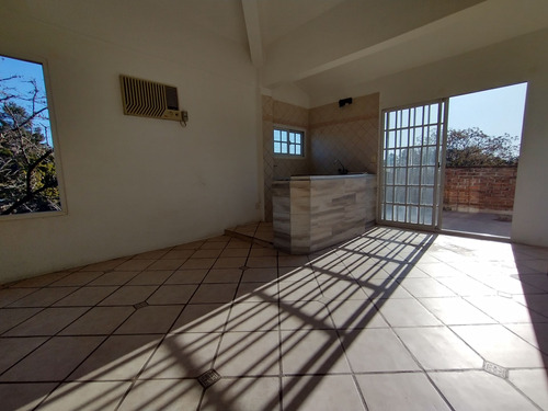 Venta Departamento 2 Amb Amplios Con Terraza Priv