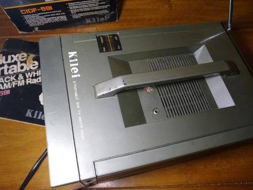 Tv Portátil 5 Polegadas Com Radio Am E Fm Usada Com Defeito