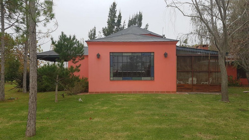 Casa Excelente Calidad En Barrio De Chacras