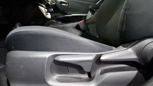 Toyota Prius 1.8 HYBRID BASE