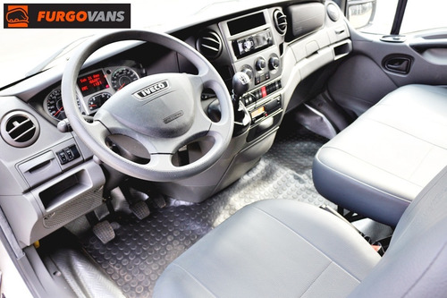 Imagem 7 de 14 de Iveco 2018 Daily 45s17 Minibus 16 Passageiros Branca (6450)
