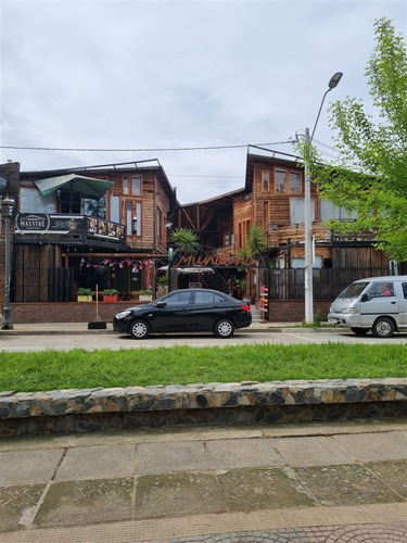 Galeria Comercial Frente A Plaza De Armas En Olmué