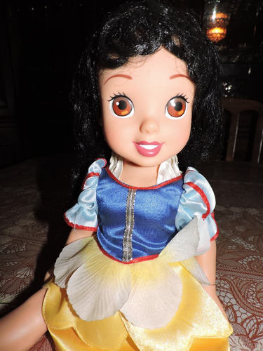 Muñeca Blanca Nieves Mattel