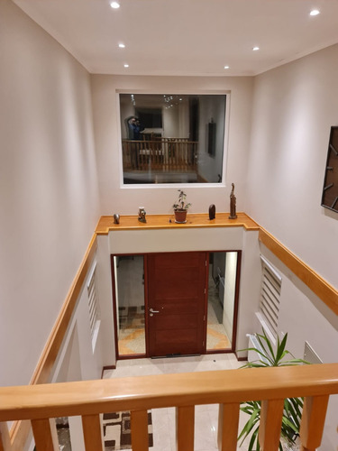 Casa De 180 M2, 6 D 6 B, Dos Pisos, Isla Teja , Valdivia