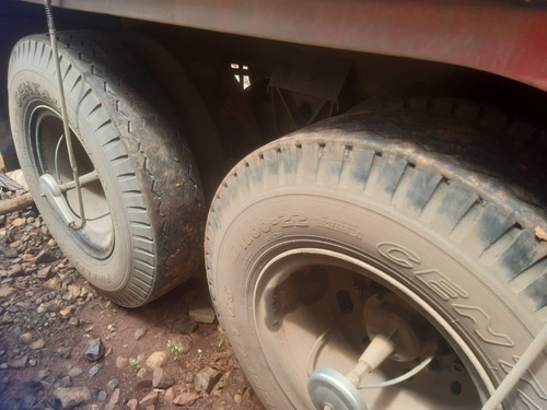 Imagem 9 de 10 de Carreta Baú Randon 1977 Com Pneus