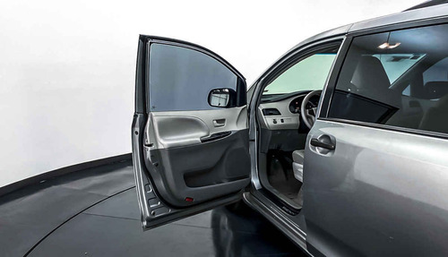 Imagen 12 de 15 de 31572 - Toyota Sienna 2014 Con Garantía At