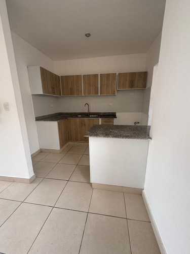 Alquiler De Apartamento En La Autopista De San Isidro 4to Piso Con Terraza