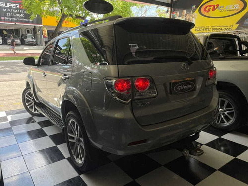Imagem 3 de 12 de Toyota Hilux Sw4 Sr 2.7 2015 4x2