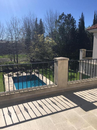 Imagen 18 de 30 de Casa Con 3 Dormitorios, Cava En Subsuelo - Abril Club De Campo