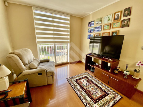 Casa En Venta De 4 Dorm. En La Reina
