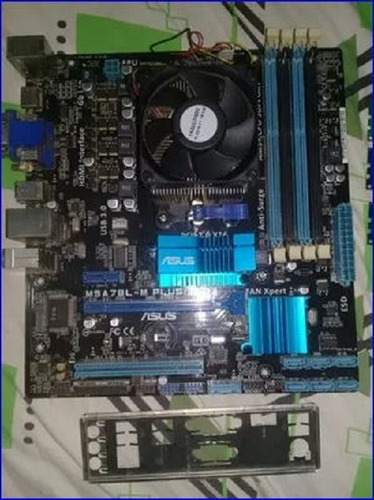 Placa Asus Con Procesador Amd Y Disipador De Calor