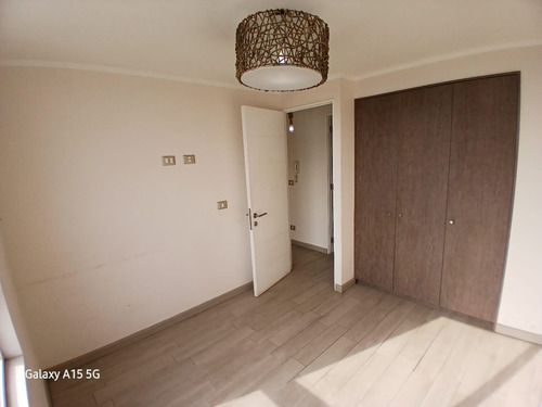 Arriendo Dpto 2 Dormitorios 1b Promocion / Metro Lo Ovalle