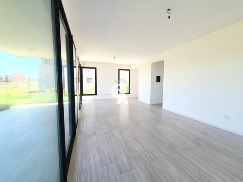 Imagen 16 de 30 de Casa En Venta 4 Amb En Santa Emilia, Pilar Del Este