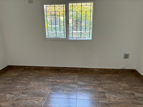 Duplex 4 Ambientes Nuevo. Excelente Ubicación. Olivos.