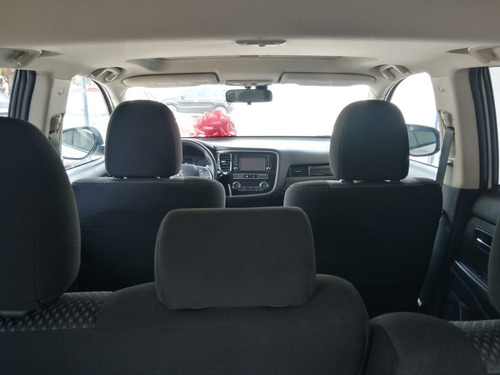 Imagen 17 de 18 de Mitsubishi Outlander Se, Automática, Tela, 4 Cil, 72,000 Km