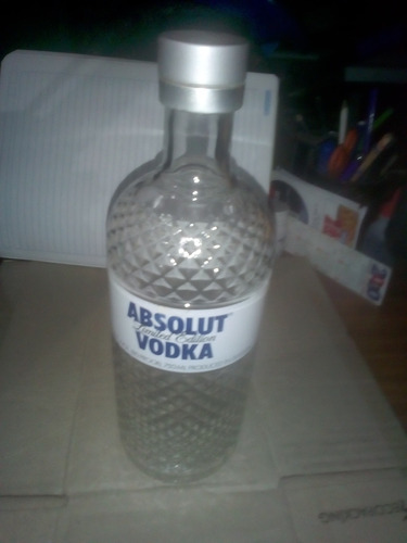 Botella Vacía De Vodka Absolut De Edición Única Seriada