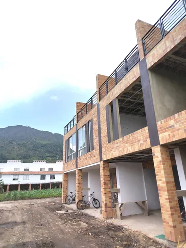 Casas En Conjunto Cerrado Sin Administración Amplios Espacio