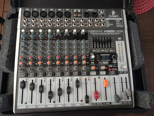 Behringer X1222usb Mixer Interfaz 12 Canales Con Case (Usado)