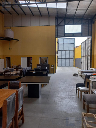 Galpon A Estrenar En Barrio General Bustos