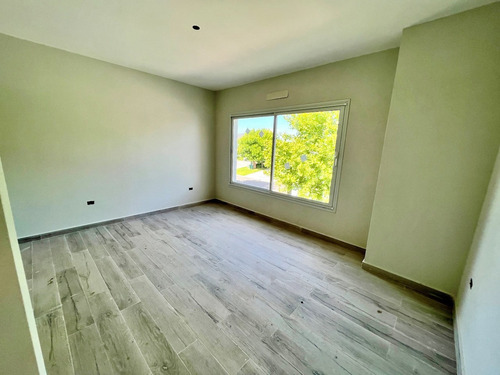 Imagen 22 de 30 de Vendo Increible Casa En Haras, 5 Habitaciones Enormes Y Terminaciones Unicas!!