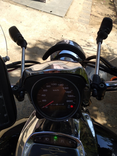 Suzuki Boulevard M800