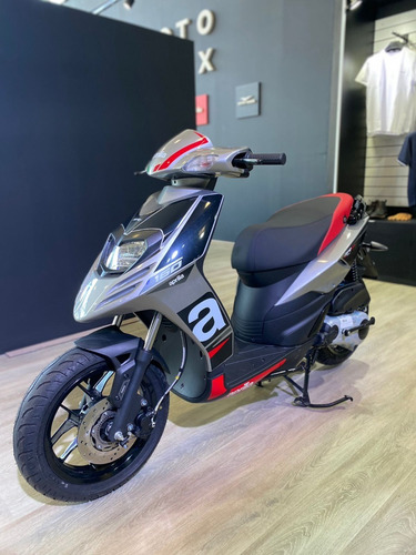 Imagen 4 de 15 de Aprilia Sr 160 - Entrega Inmediata En Todos Sus Colores