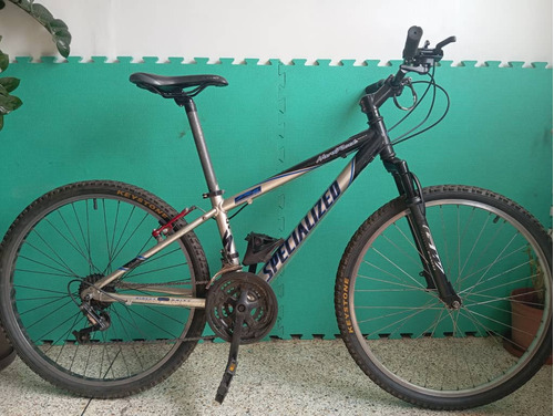 Bicicleta Specialized Hardrock Rin 26