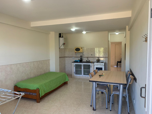 Venta 2 Ambientes Planta Baja Frente Al Mar En La Lucila Del Mar