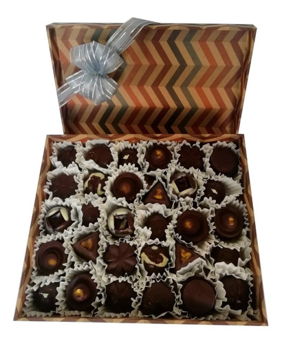 Imagen 1 de 3 de Caja De 30 Chocolates Rellenos De Sabores Oaxaqueños 