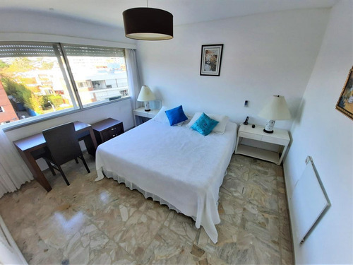 Vendo Apartamento Dos Dormitorios Playa Mansa Punta Este