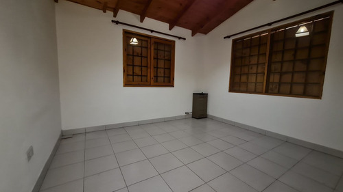 Imagen 9 de 17 de Venta De Casa Y Cabaña En Amplio Lote. Inversión. Bariloche.