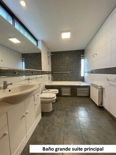 El Golf, Magnifica Residencia Contemporánea, Apta Embajada.