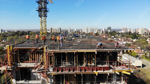 Yrigoyen Blvd · 4 Amb, Terraza 35 M2 ·