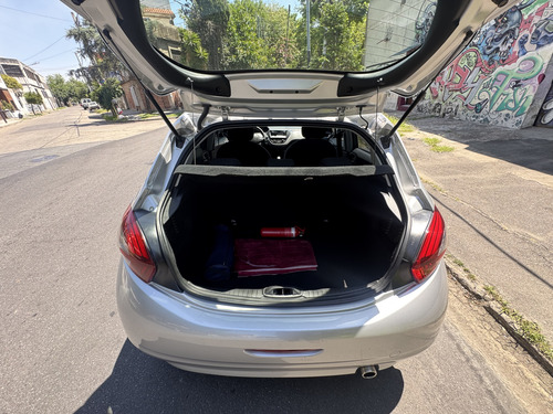 Peugeot 208 1.6 Active