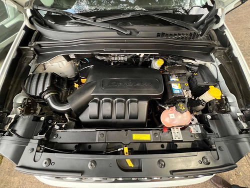 Imagen 21 de 22 de Jeep Renegade 2016 1.8 Sport