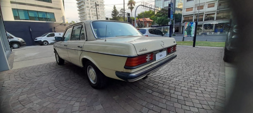 Imagen 6 de 18 de Mercedes Benz 250 4p 1979