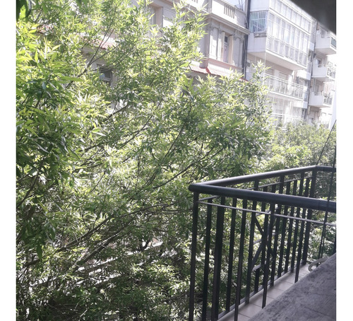 Excelente Semipiso De 2 Ambientes Al Frente C/balcón + Cochera.