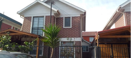 Casa En Venta De 3 Dorm. 3 Baños, En Maipú Villa El Abrazo