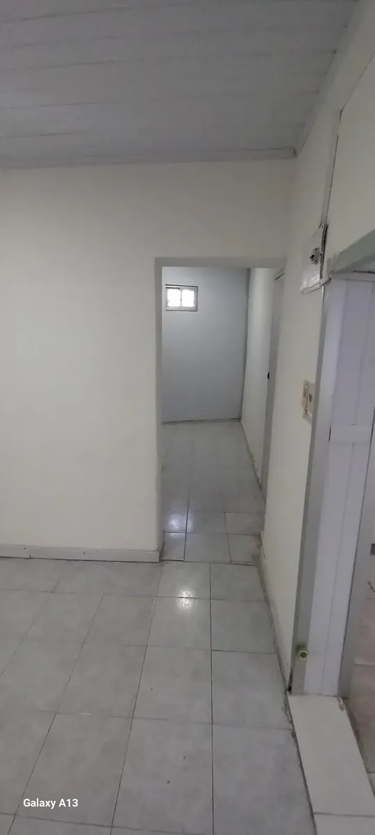 Apartamento/casita Con 1 Habitación Grande Con Vestidor, Baño, Comedor U Opcional A Otra Habitación, Cocina Grande, Patio 16m2 Muy Luminoso De Uso Exclusivo, Parada Del Bus A 50m, Todos Los Servicios · Foto 2