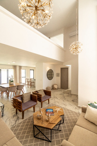 Casa En Venta En Playa Del Carmen, Bali, A 10 Minutos De La Playa
