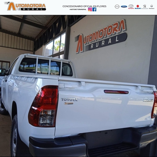 Imagen 6 de 25 de Toyota Hilux 2023 2.4 P.up T.diesel Dx 4x4