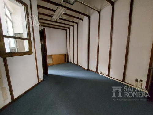Imagen 7 de 17 de Oficina En Venta - Tribunales Con Un Encanto Diferente