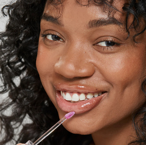 Lip Oil Blossom Brillo Labial Frutal Nutritivo No Pegajoso Acabado Glitter Color Uva