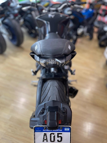 Imagen 5 de 8 de Yamaha Mt 09 Con Accesorios Hobbycer Bikes