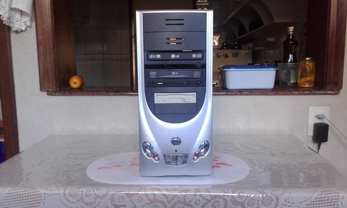 Vdo Gab. De Computador, C/ 2 Drive Dvd E Comp. P/ Disquete.